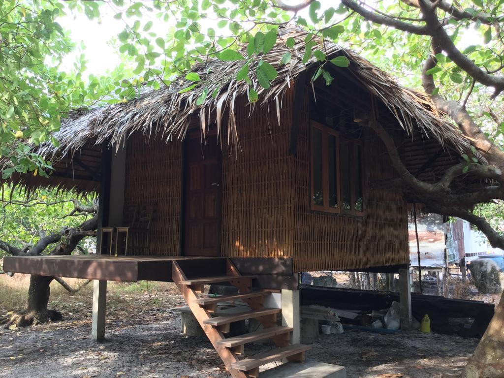 Cashew Nut Bungalow, Ko Mook Exterior photo